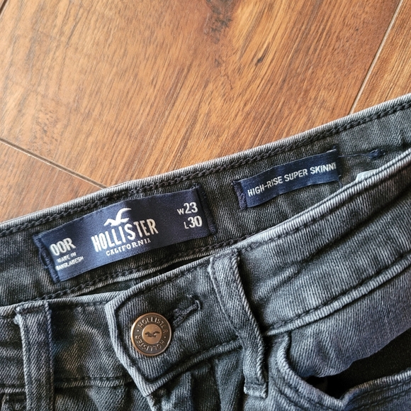 Hollister High-Rise Super Skinny Jeans - Picture 6 of 6
